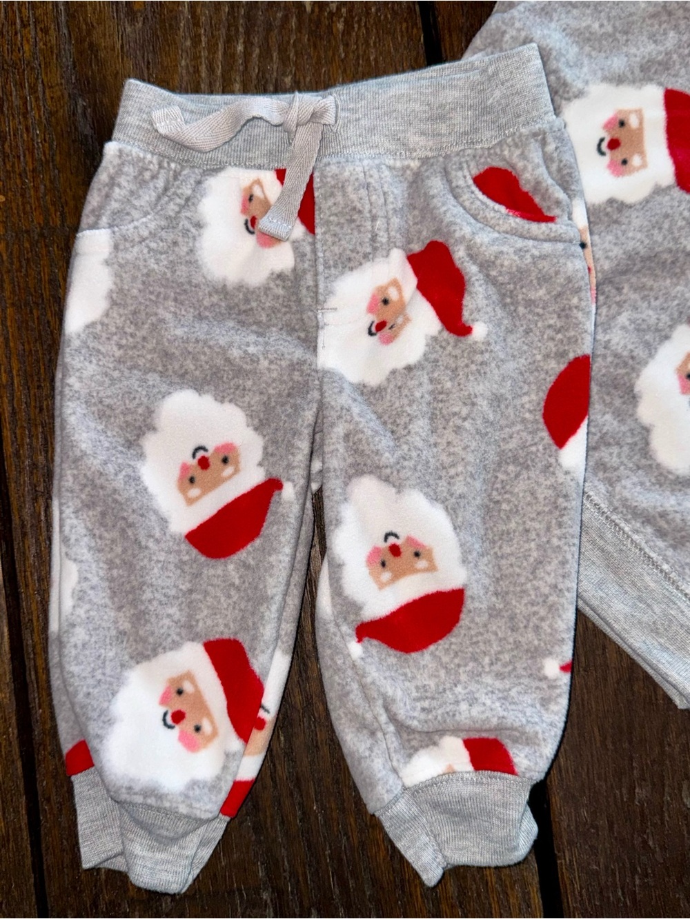 Carter’s Christmas Santa Claus Fleece Gray Red Sweatshirt Jogger Pants Set 6M - Picture 3 of 6